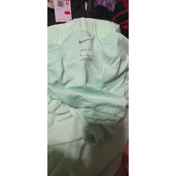 Nike Kids Medium Nike Training Shorts Mint Green Dri-FIT Elastic Waist - Picture 4 of 5